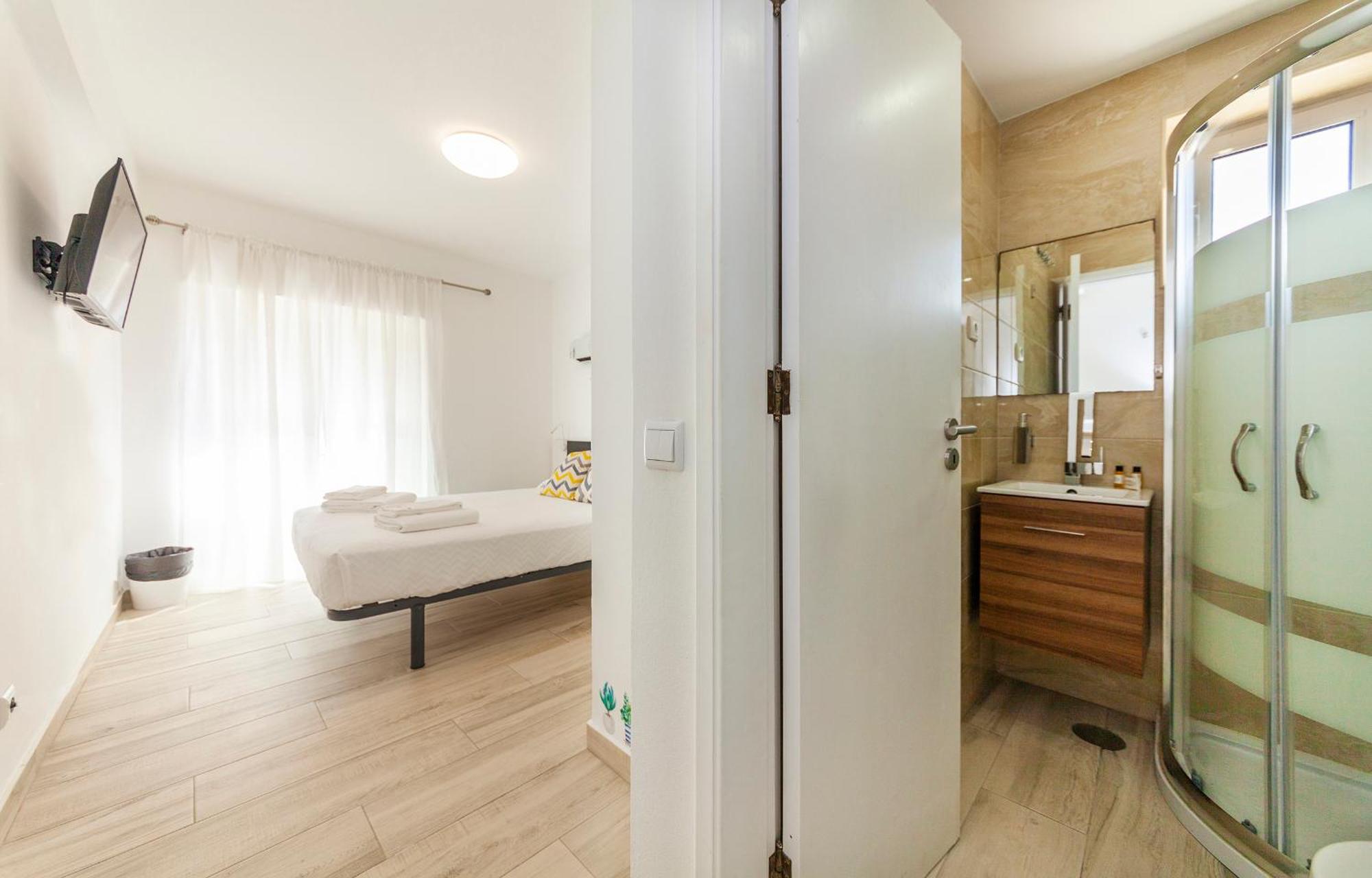 M - Martin & Tomas Guesthouse 라고스 객실 사진
